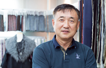 ㈜송이실업 손황 대표이사